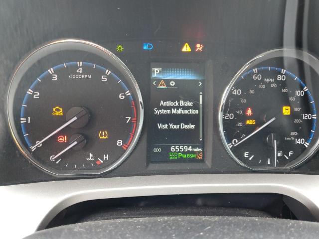 Photo 8 from auction – 2017 TOYOTA RAV4 LIMIT with VIN JTMDFREV0HJ156845