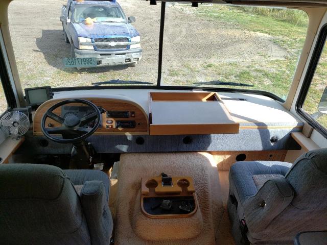 Photo 5 from auction – 1997 SOUT MOTORHOME with VIN 1GBLP37J2T3316239