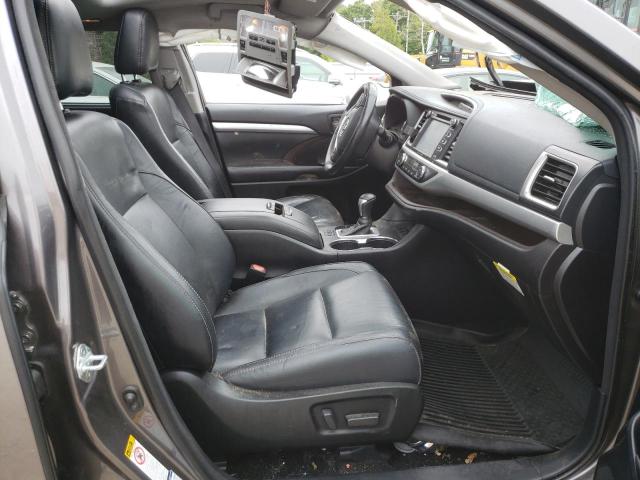 Photo 5 from auction – 2018 TOYOTA HIGHLANDER with VIN 5TDJZRFH4JS915122