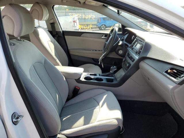 Photo 5 from auction – 2017 HYUNDAI SONATA SE with VIN 5NPE24AF8HH567517