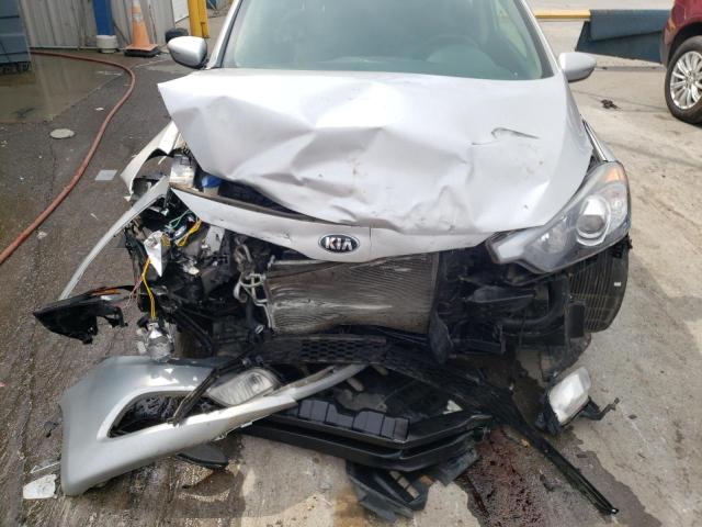 Photo 9 from auction – 2016 KIA FORTE LX with VIN KNAFK5A83G5637285