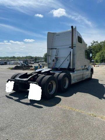 Photo 4 from auction – 2012 VOLVO VN VNL with VIN 4V4NC9EH7CN561839