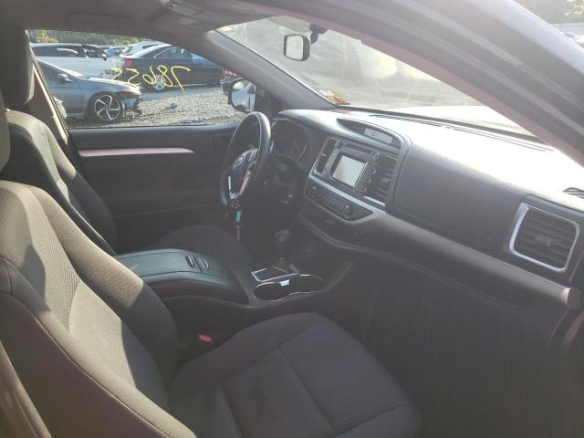 Photo 5 from auction – 2016 TOYOTA HIGHLANDER with VIN 5TDBKRFH8GS266975