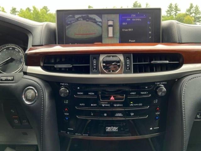 Photo 9 from auction – 2017 LEXUS LX 570 with VIN JTJHY7AX0H4243258