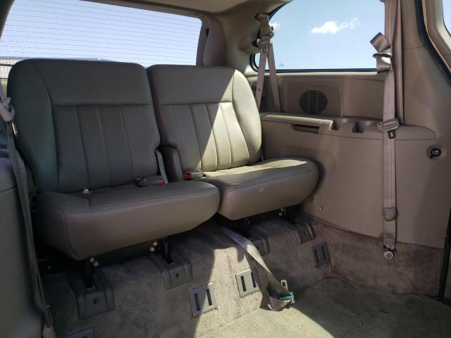 Photo 9 from auction – 2004 CHRYSLER TOWN & COU with VIN 2C4GP74L54R579098