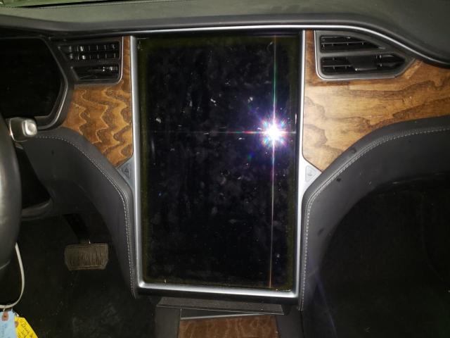 Photo 9 from auction – 2018 TESLA MODEL X with VIN 5YJXCAE24JF141386