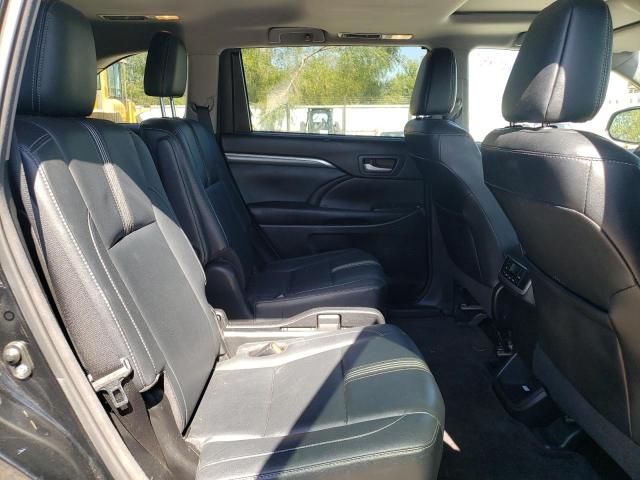 Photo 6 from auction – 2017 TOYOTA HIGHLANDER with VIN 5TDJZRFH2HS374078