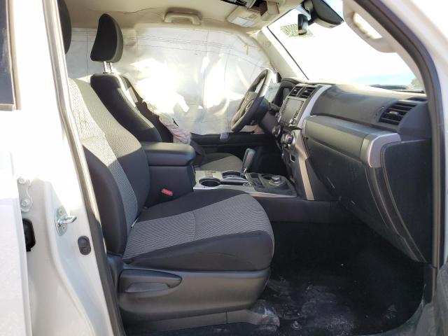 Photo 5 from auction – 2022 TOYOTA 4RUNNER SR with VIN JTEMU5JR4N6061626