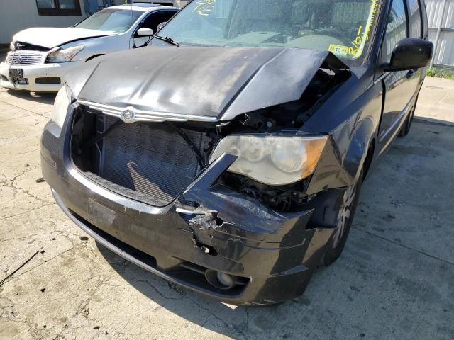 Photo 9 from auction – 2009 CHRYSLER TOWN & COU with VIN 2A8HR54189R632796
