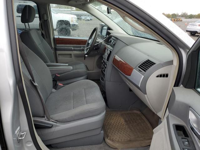 Photo 5 from auction – 2009 CHRYSLER TOWN AND C with VIN 2A8HR54199R572057