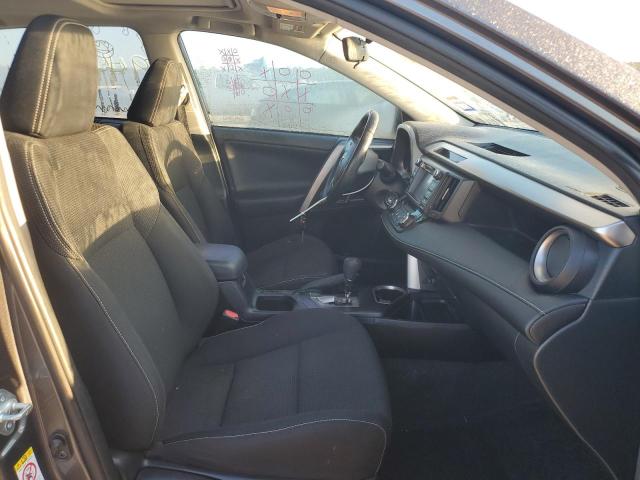 Photo 5 from auction – 2017 TOYOTA RAV4 XLE with VIN JTMWFREV0HJ700186
