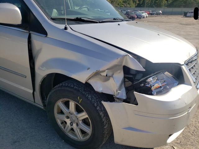 Photo 9 from auction – 2010 CHRYSLER TOWN & COU with VIN 2A4RR5D13AR104867