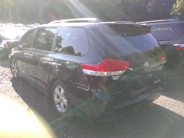 Photo 3 from auction – 2018 TOYOTA SIENNA XLE with VIN 5TDDZ3DC6JS202157
