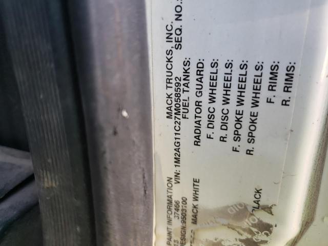 Photo 10 from auction – 2007 MACK 700 CV700 with VIN 1M2AG11C27M058592