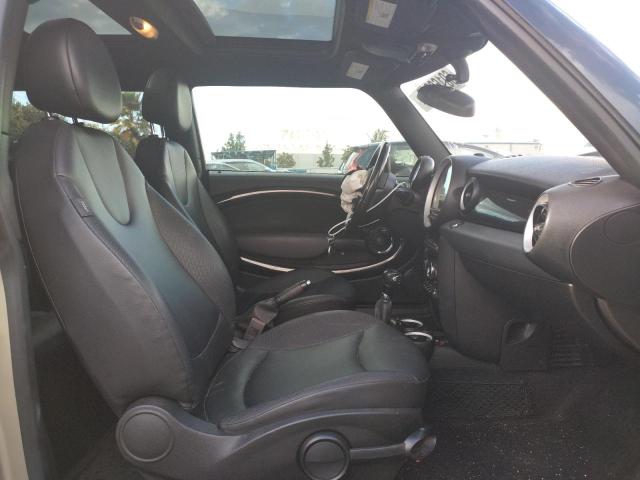 Photo 5 from auction – 2011 MINI COOPER CLU with VIN WMWZF3C56BT188536