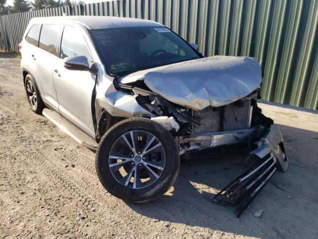 TOYOTA HIGHLANDER 2019 with VIN 5TDBZRFH6KS923874 - Photo from auction