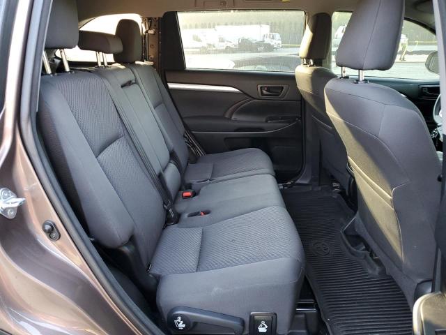 Photo 6 from auction – 2017 TOYOTA HIGHLANDER with VIN 5TDBZRFH0HS471008