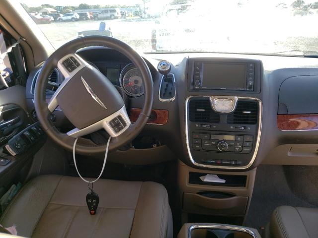 Photo 9 from auction – 2016 CHRYSLER TOWN & COU with VIN 2C4RC1BG6GR260014