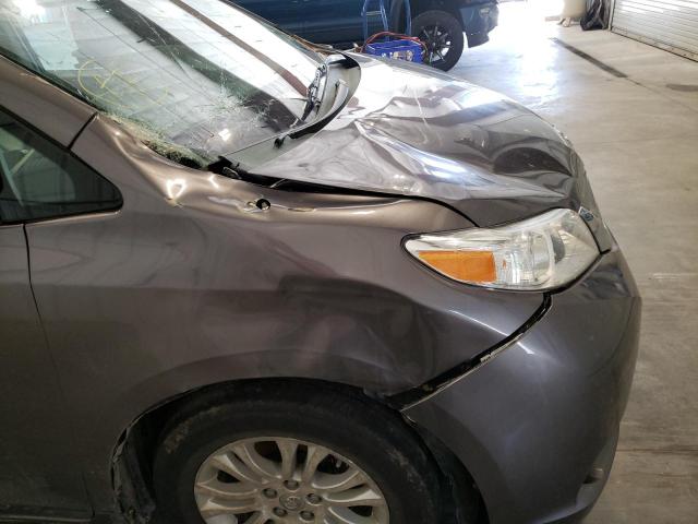 Photo 9 from auction – 2012 TOYOTA SIENNA XLE with VIN 5TDYK3DCXCS277520