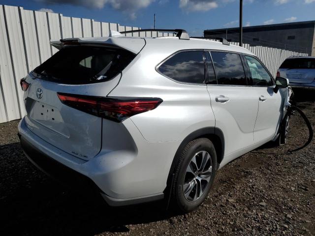 Photo 4 from auction – 2022 TOYOTA HIGHLANDER with VIN 5TDHZRBH2NS232670