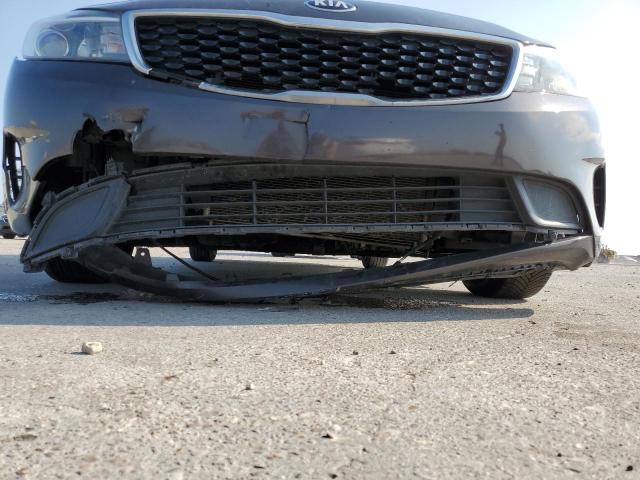 Photo 9 from auction – 2018 KIA FORTE LX with VIN 3KPFK4A76JE208349