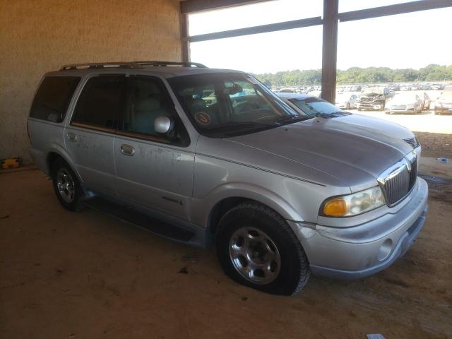 LINCOLN NAVIGATOR 2000 with VIN 5LMEU27A9YLJ33363 - Photo from auction