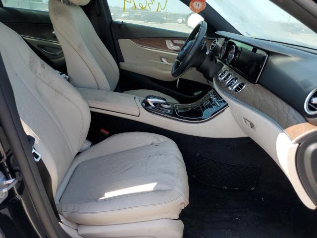 Photo 5 from auction – 2017 MERCEDES-BENZ E 300 with VIN WDDZF4JBXHA043768