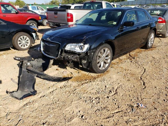 Photo 2 from auction – 2017 CHRYSLER 300 LIMITE with VIN 2C3CCARG7HH541956