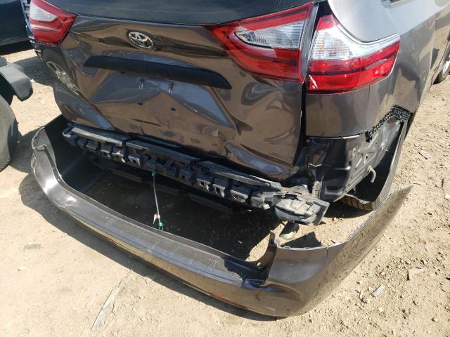 Photo 9 from auction – 2017 TOYOTA SIENNA with VIN 5TDZZ3DC1HS771028