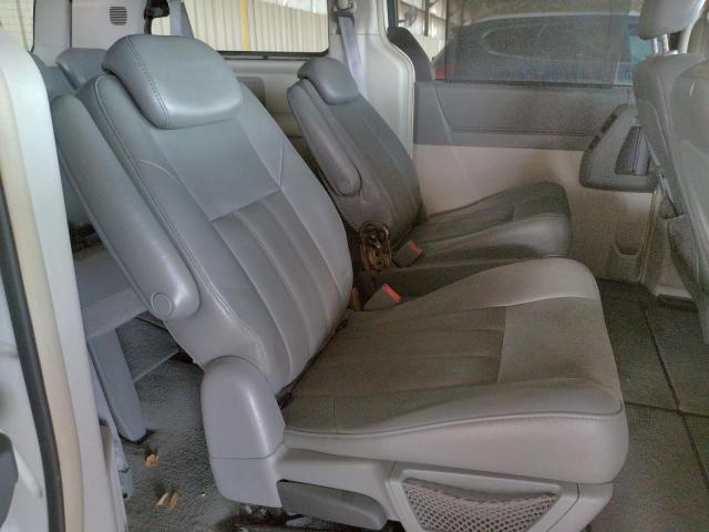 Photo 6 from auction – 2009 CHRYSLER TOWN & COU with VIN 2A8HR541X9R508089