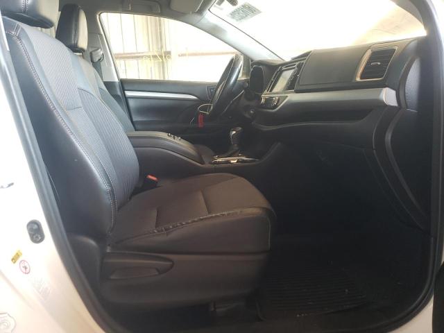 Photo 5 from auction – 2017 TOYOTA HIGHLANDER with VIN 5TDZZRFH4HS230437