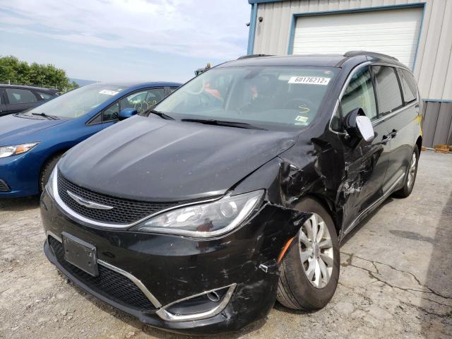 Photo 2 from auction – 2017 CHRYSLER PACIFICA T with VIN 2C4RC1BG5HR747772