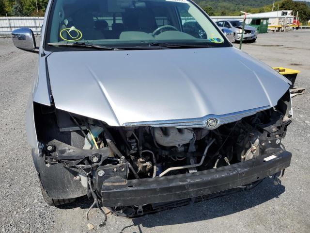 Photo 9 from auction – 2010 CHRYSLER TOWN & COU with VIN 2A4RR5D10AR328758