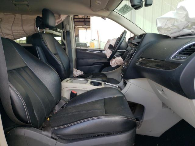 Photo 5 from auction – 2015 CHRYSLER TOWN & COU with VIN 2C4RC1CG7FR507022