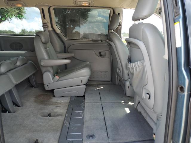 Photo 6 from auction – 2005 CHRYSLER TOWN & COU with VIN 2C4GP54L15R511886