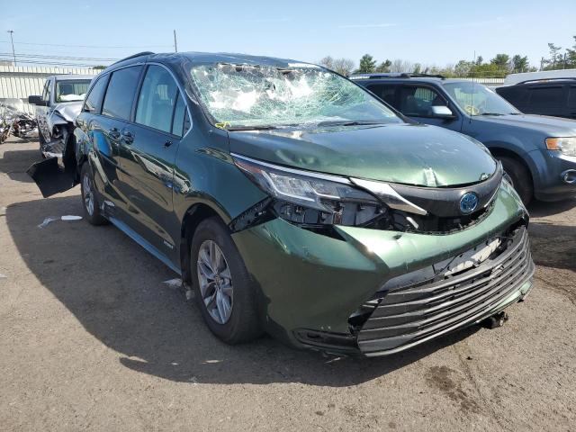 TOYOTA SIENNA LE 2021 with VIN 5TDKSKFC1MS032510 - Photo from auction