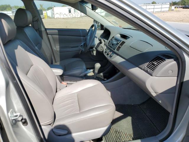 Photo 5 from auction – 2004 TOYOTA CAMRY LE with VIN 4T1BE32K14U295761