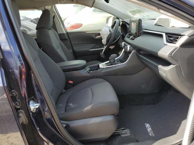 Photo 5 from auction – 2021 TOYOTA RAV4 XLE with VIN JTMW1RFV4MD065995