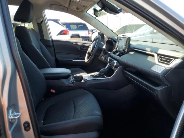 Photo 5 from auction – 2021 TOYOTA RAV4 LE with VIN 2T3H1RFV8MW136174