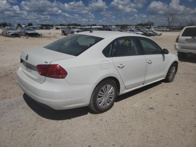 Photo 4 from auction – 2015 VOLKSWAGEN PASSAT S with VIN 1VWAS7A38FC003958