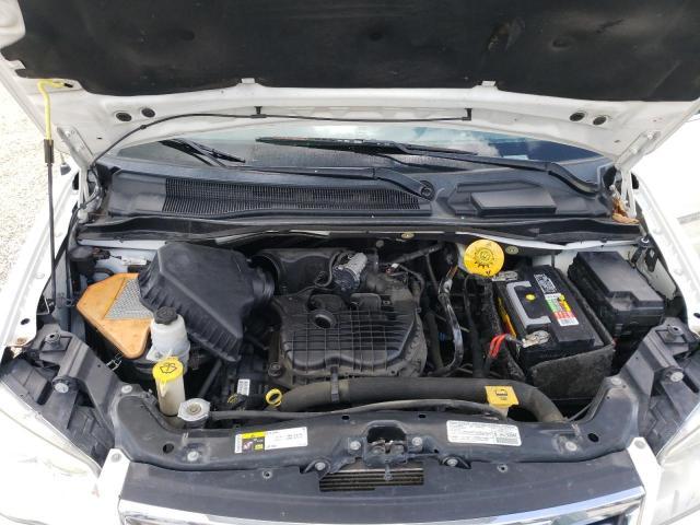 Photo 7 from auction – 2013 CHRYSLER TOWN & COU with VIN 2C4RC1CG3DR747715