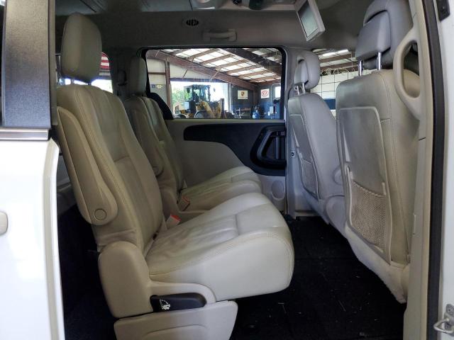 Photo 6 from auction – 2015 CHRYSLER TOWN & COU with VIN 2C4RC1BGXFR538718