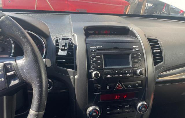 Photo 9 from auction – 2011 KIA SORENTO EX with VIN 5XYKUDA21BG157327