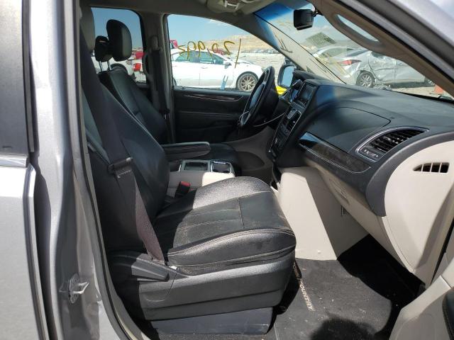Photo 5 from auction – 2015 CHRYSLER TOWN & COU with VIN 2C4RC1BG6FR537923
