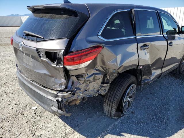 Photo 9 from auction – 2018 TOYOTA HIGHLANDER with VIN 5TDZZRFH2JS285409