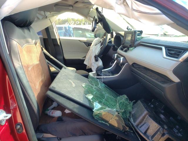 Photo 5 from auction – 2021 TOYOTA RAV4 XLE with VIN JTMR6RFV4MD009909