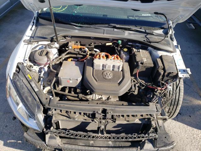 Photo 7 from auction – 2016 VOLKSWAGEN E-GOLF SE with VIN WVWKP7AU0GW904680