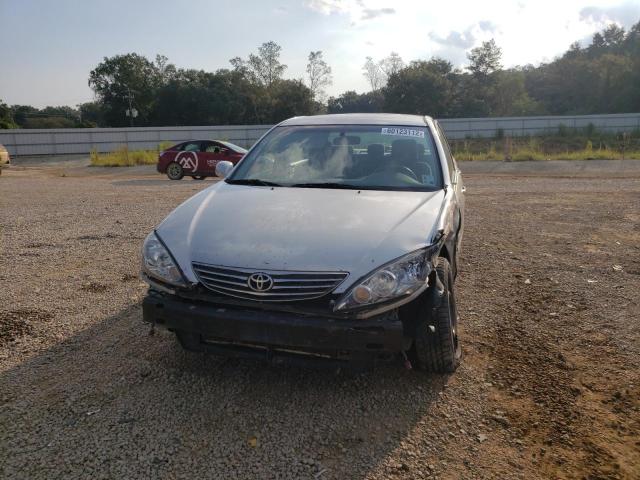 Photo 9 from auction – 2005 TOYOTA CAMRY LE with VIN 4T1BE32K85U004772