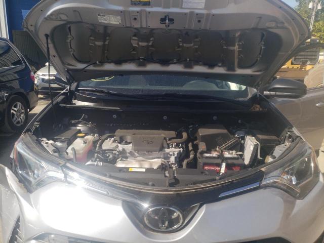 Photo 7 from auction – 2017 TOYOTA RAV4 LE with VIN 2T3BFREV1HW623618