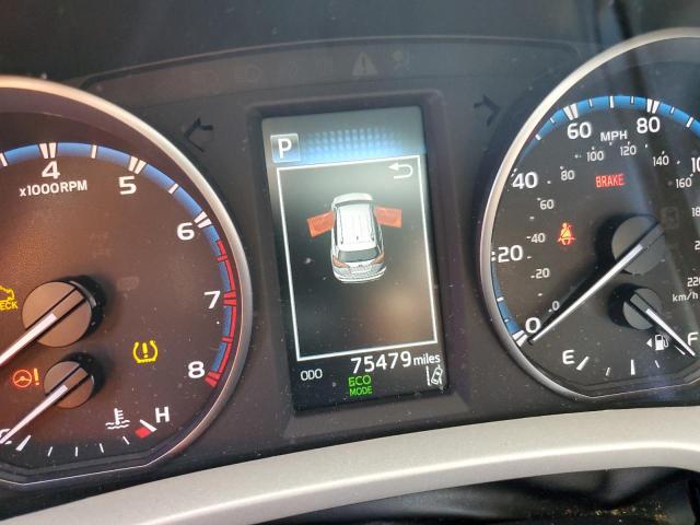 Photo 8 from auction – 2017 TOYOTA RAV4 XLE with VIN 2T3RFREV3HW643058